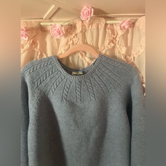 Vintage Pendleton Women's Heather Blue Cable Knit Sweater. 100% lambs wool. - Picture 3 of 5